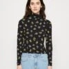 Monki Long Sleeved Top - Sweetie -Monki Store 004ffdf4bc644ec49ac437faa0463657