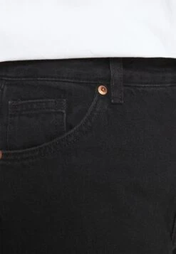 Monki Straight Leg Jeans - Straight Leg Jeans -Monki Store 03d526b0203b47978783be4e7308f853