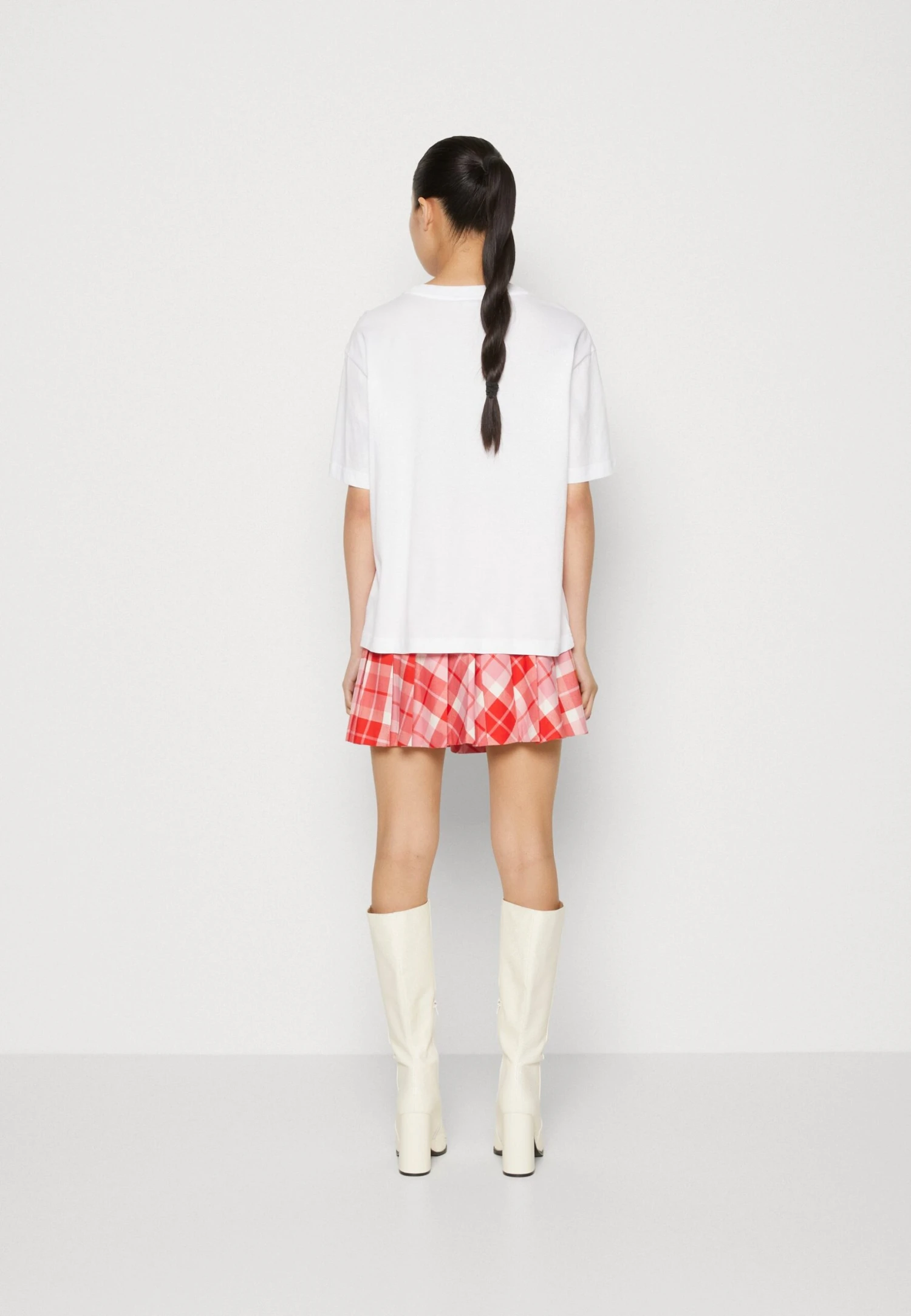 Monki Print T-Shirt - White Light 5 Monki Print T-Shirt - White Light - Image 3