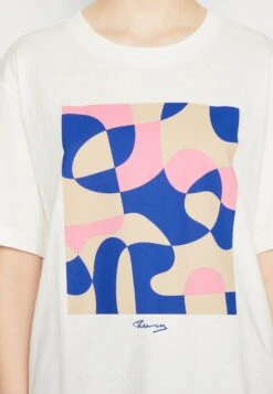 Monki Print T-Shirt - Optically -Monki Store 092e965676e048d3943150788911ff46