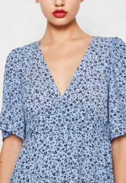 Monki Day Dress - Meadows Blue -Monki Store 09c0d28f07f44e7887662ef29456b58a