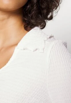 Monki Blouse - Blouse 13 Monki Blouse - Blouse -Monki Store 0b2e67cb6e9d404d996143319a9f5737