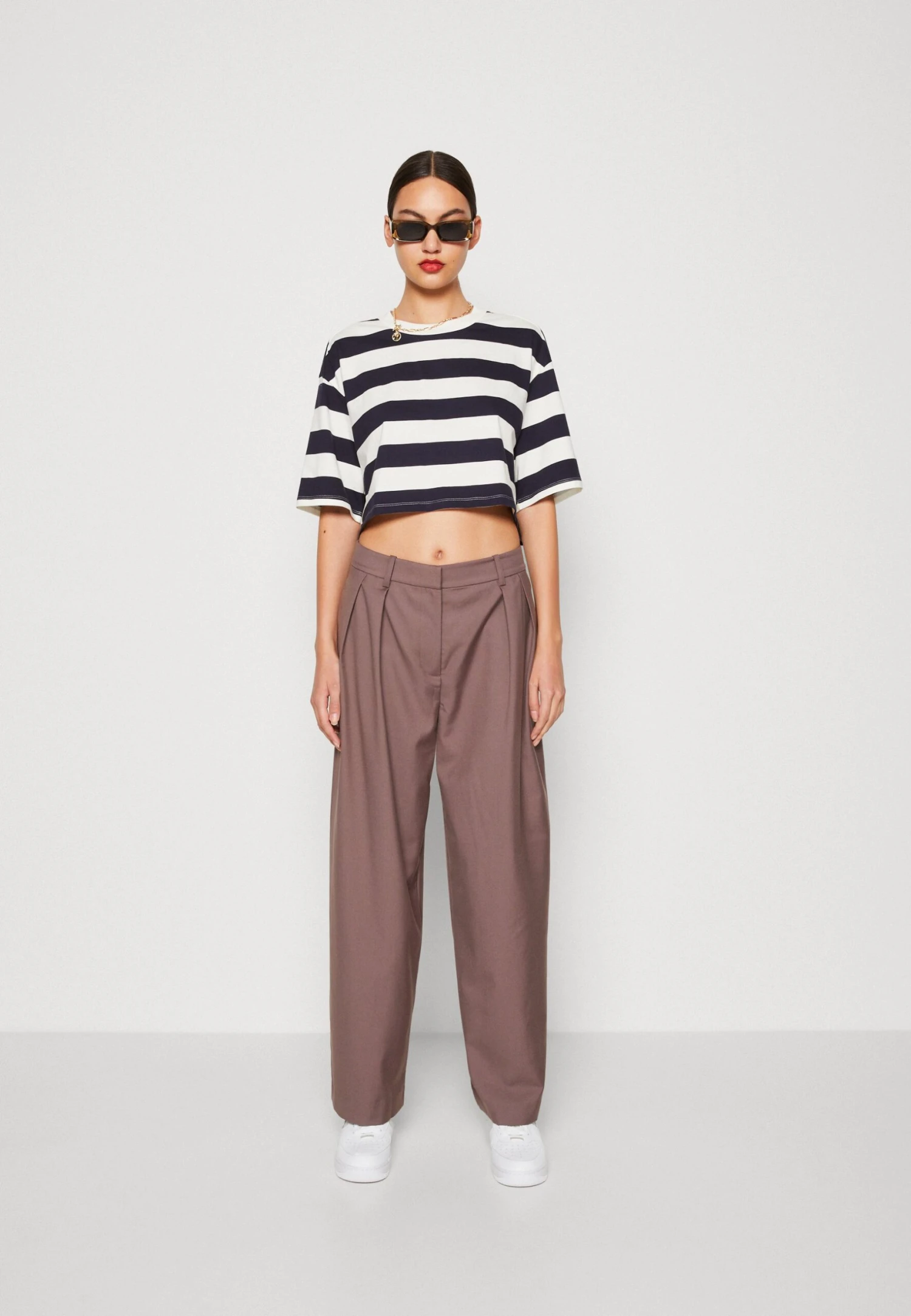 Monki Print T-Shirt - Print T-Shirt 4 Monki Print T-Shirt - Print T-Shirt - Image 2