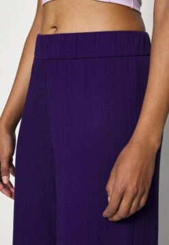 Monki Trousers - Purple 11 Monki Trousers - Purple -Monki Store 11315ea34aba4179b4b8e3b51b60bb79