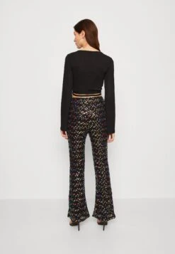 Monki Long Sleeved Top - Black 10 Monki Long Sleeved Top - Black -Monki Store 11637570b820461bb840044dc6db55f2