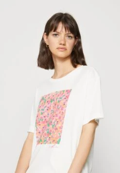 Monki Print T-Shirt - Print T-Shirt -Monki Store 17fdac9ccf69402a89109f16a47b6fc4