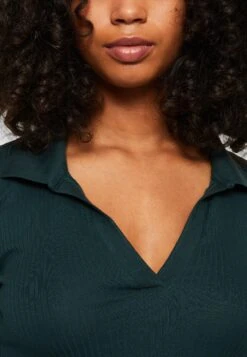 Monki Long Sleeved Top - Green -Monki Store 1d9bdbc6b2aa40ee9a2c88d56a5e7021