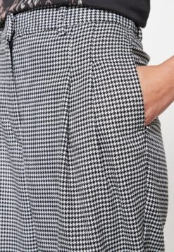 Monki Trousers - Peppi.Check -Monki Store 236e853474b3404aaa730a6f8cc3cc0c