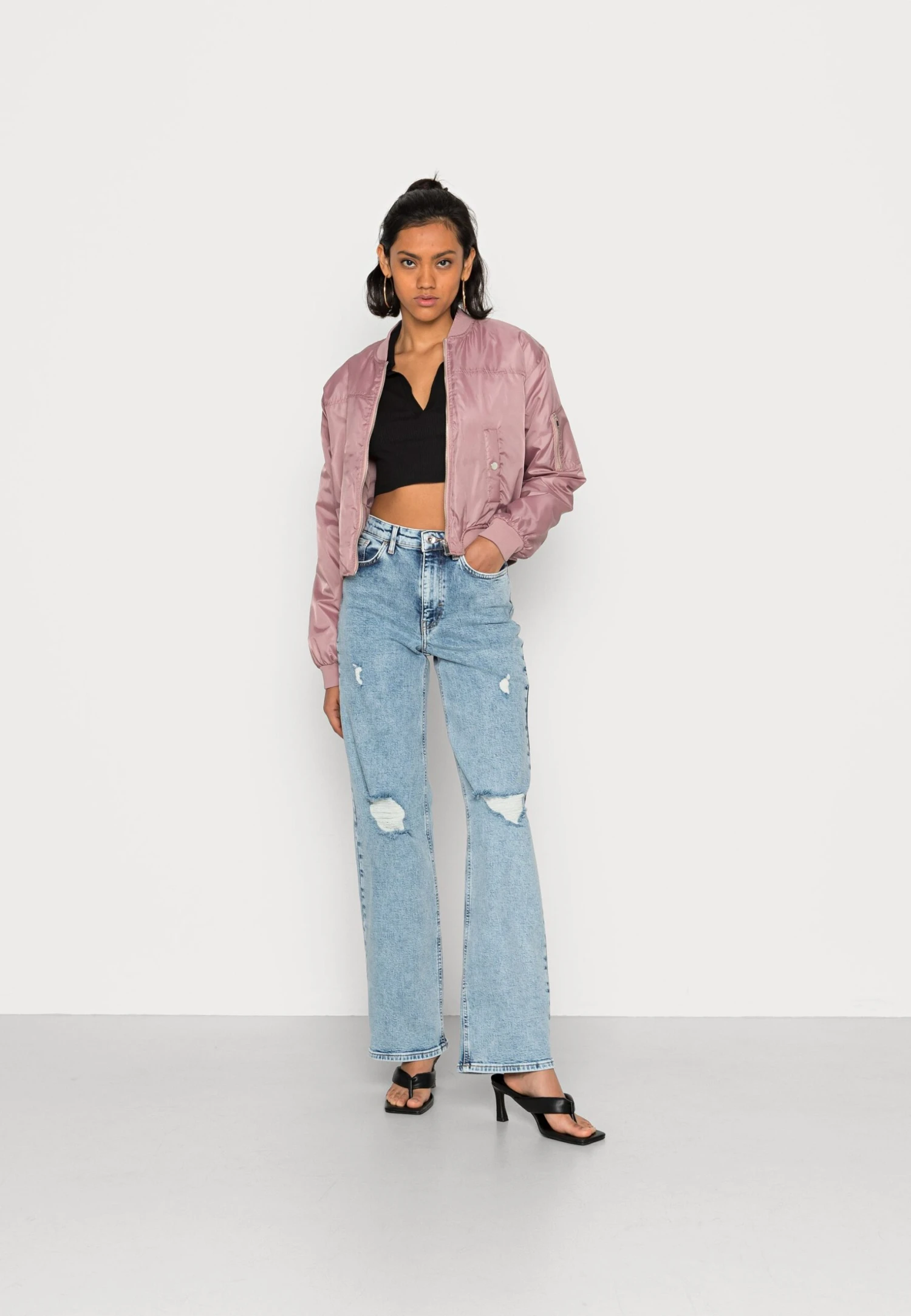 Monki Basic T-Shirt - Black Dark 4 Monki Basic T-Shirt - Black Dark - Image 2