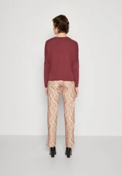 Monki Long Sleeved Top - Red -Monki Store 2c336c3d960a4a7abeaf3e5a8e5676d5