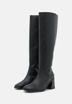 Monki Boots - Black Dark 10 Monki Boots - Black Dark -Monki Store 308c4ba919904d52a47e06d5f6343a90