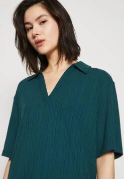 Monki Polo Shirt - Green Dark -Monki Store 36f07181771d4f37a61e00dafd41ed0c