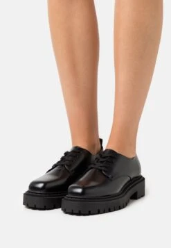 Monki Vegan Danny Shoe - Lace-Ups - Black