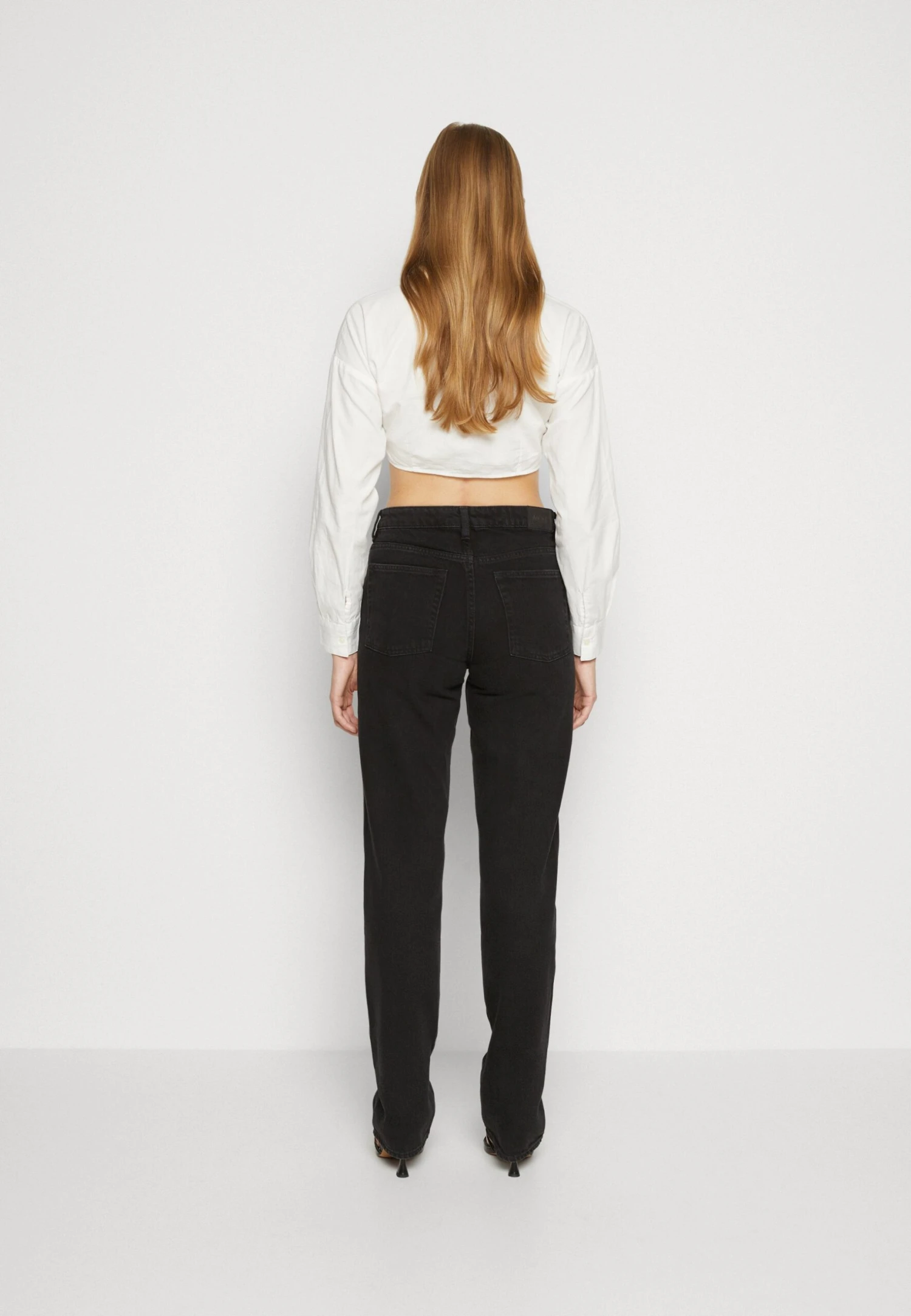 Monki Hanako - Straight Leg Jeans - Black Dark 5 Monki Hanako - Straight Leg Jeans - Black Dark - Image 3