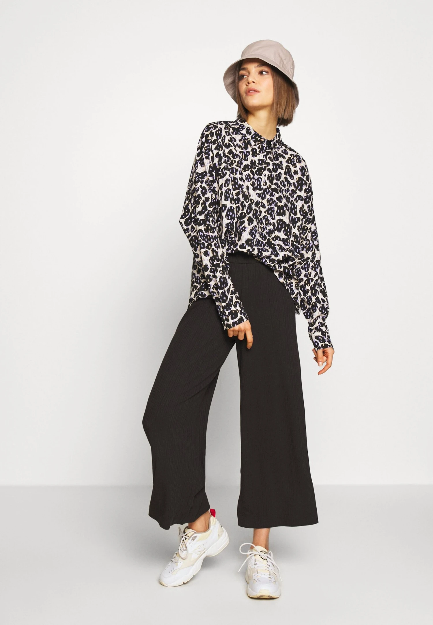 Monki Trousers - Black Dark 4 Monki Trousers - Black Dark - Image 2