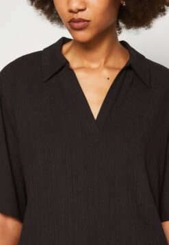 Monki Polo Shirt - Black Dark -Monki Store 6941bd57d9ca42eda54fbf032282a993