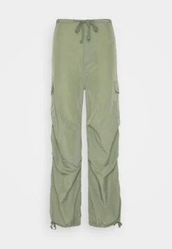 Monki Cargo Trousers - Green -Monki Store 6b12426b5b1e47f5badfb31d704bf7ce