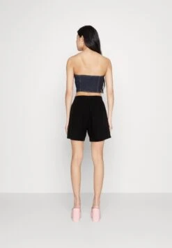 Monki Shorts - Black -Monki Store 6b792cd997214eda8f042ffeb37b081b