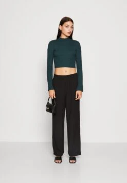 Monki Store -Monki Store 72b07bccfaa24f18ba4b40554dacb6c7