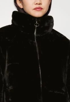 Monki Winter Jacket - Black 11 Monki Winter Jacket - Black -Monki Store 7bb0b6e449664b2b870fd8dec54daab8