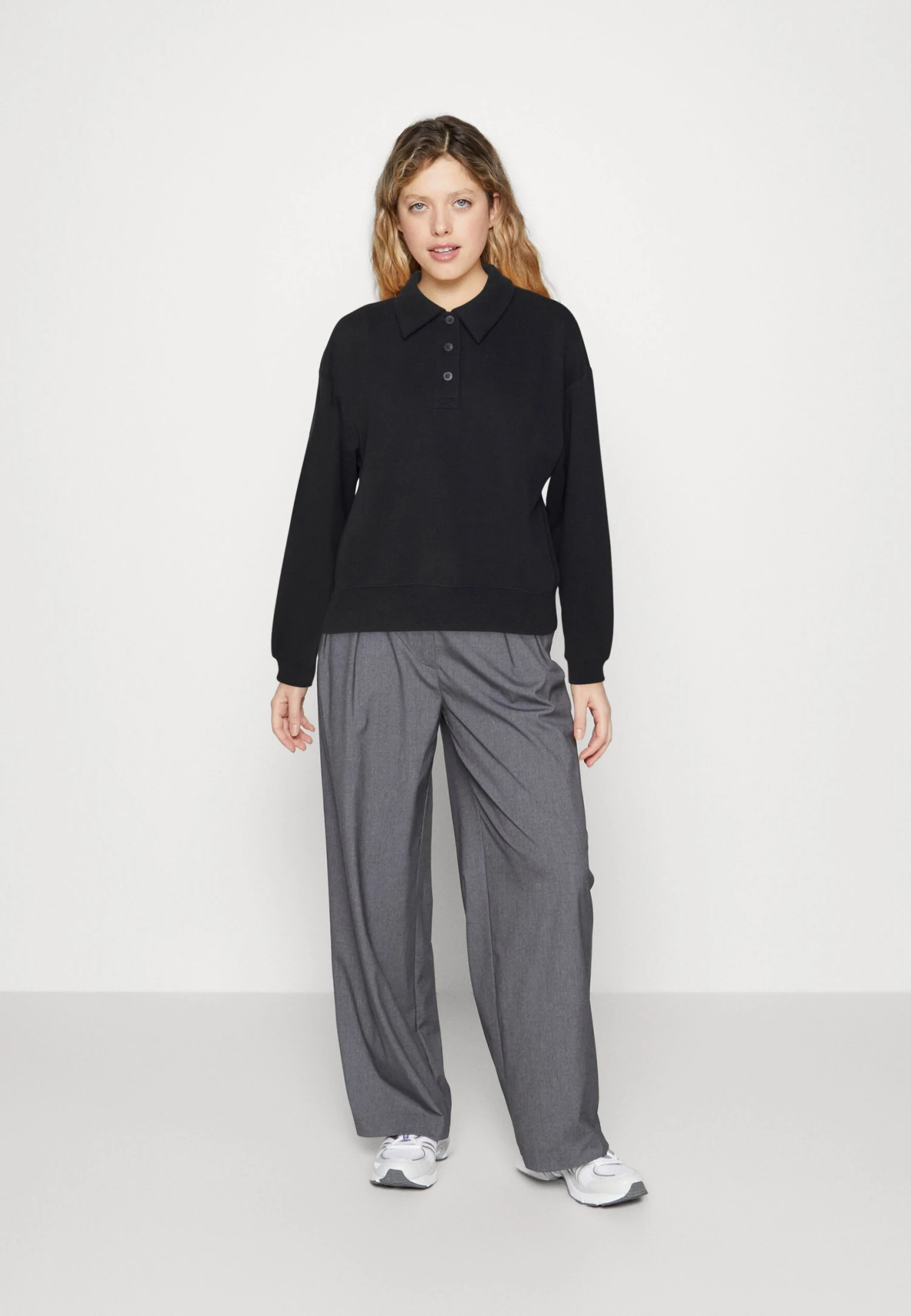 Monki Sweatshirt - Black 4 Monki Sweatshirt - Black - Image 2