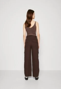 Monki Cargo Trousers - Brown 10 Monki Cargo Trousers - Brown -Monki Store 8021562378cd48068be680df56617902