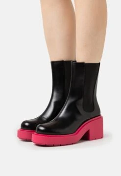 Monki Store 33 Monki Platform Ankle Boots - Black/Bright Pink
