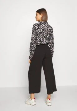 Monki Trousers - Black Dark 9 Monki Trousers - Black Dark -Monki Store 888cc6d9cbd3446da6e65d7f1c88a56d