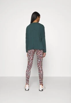 Monki Long Sleeved Top - Kahki Green 11 Monki Long Sleeved Top - Kahki Green -Monki Store 8cac054fd9d44fdb9f60980bea311a48