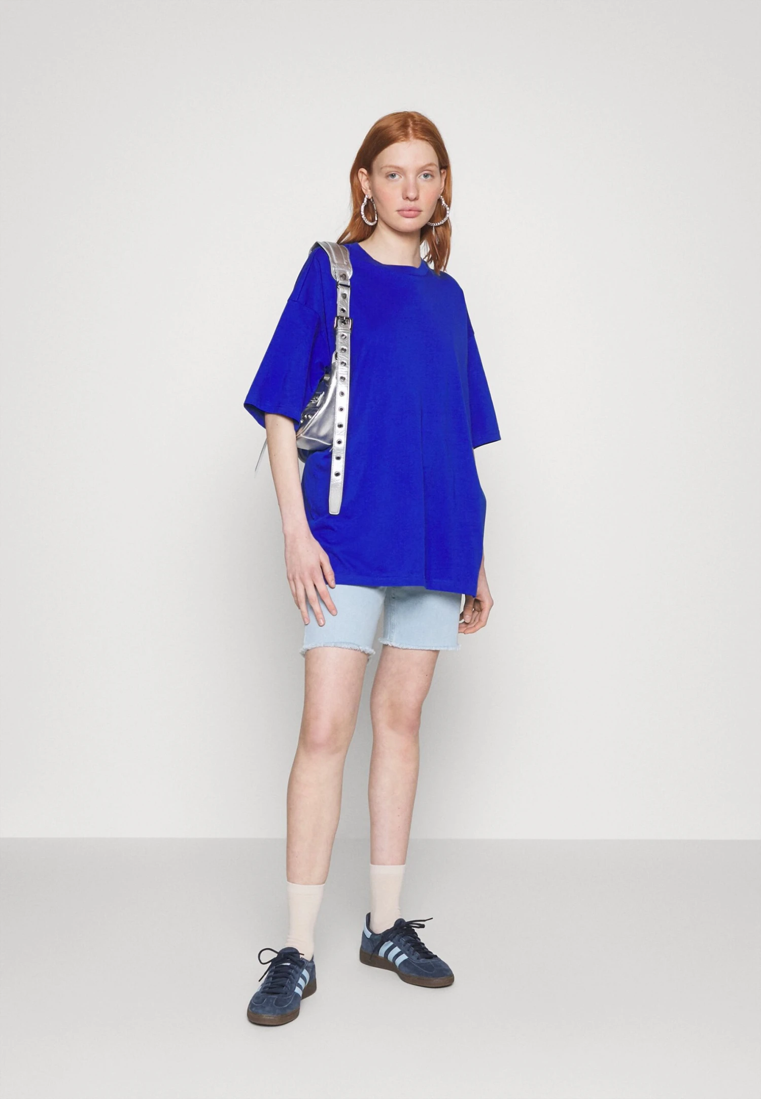 Monki Basic T-Shirt - Blue 4 Monki Basic T-Shirt - Blue - Image 2