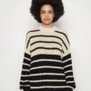Monki Jumper - Black/Beige 1 Monki Jumper - Black/Beige -Monki Store 92f8e76f6b3940ddbaa1563da1438e90