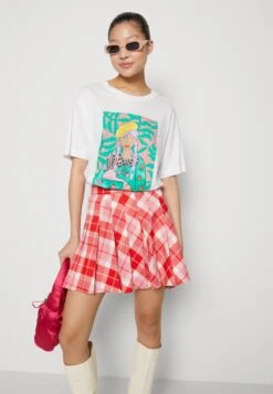 Monki Print T-Shirt - White Light 11 Monki Print T-Shirt - White Light -Monki Store a3d5bbdb5ec14017af4b44b7bc5f5d88