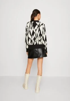 Monki Jumper - Black/Offwhite -Monki Store a5c51329c8c445f6bc06040ecafe9132