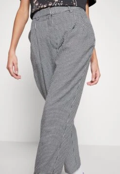 Monki Trousers - Peppi.Check -Monki Store a623201978524f5d8a9223da18b6d24c