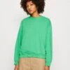 Monki Sweatshirt - Green Bright -Monki Store adc761aee34b46e6a7ed728c9e231a04