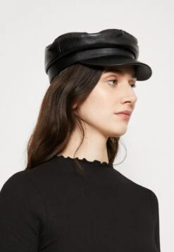 Monki Long Sleeved Top - Metallic Black -Monki Store b1d4f3b981fa4deca6abbf818771f34b