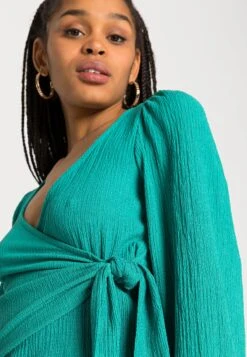 Monki Long Sleeved Top - Green Medium 11 Monki Long Sleeved Top - Green Medium -Monki Store b2215c479cd34472963c09a4cfeffd6b