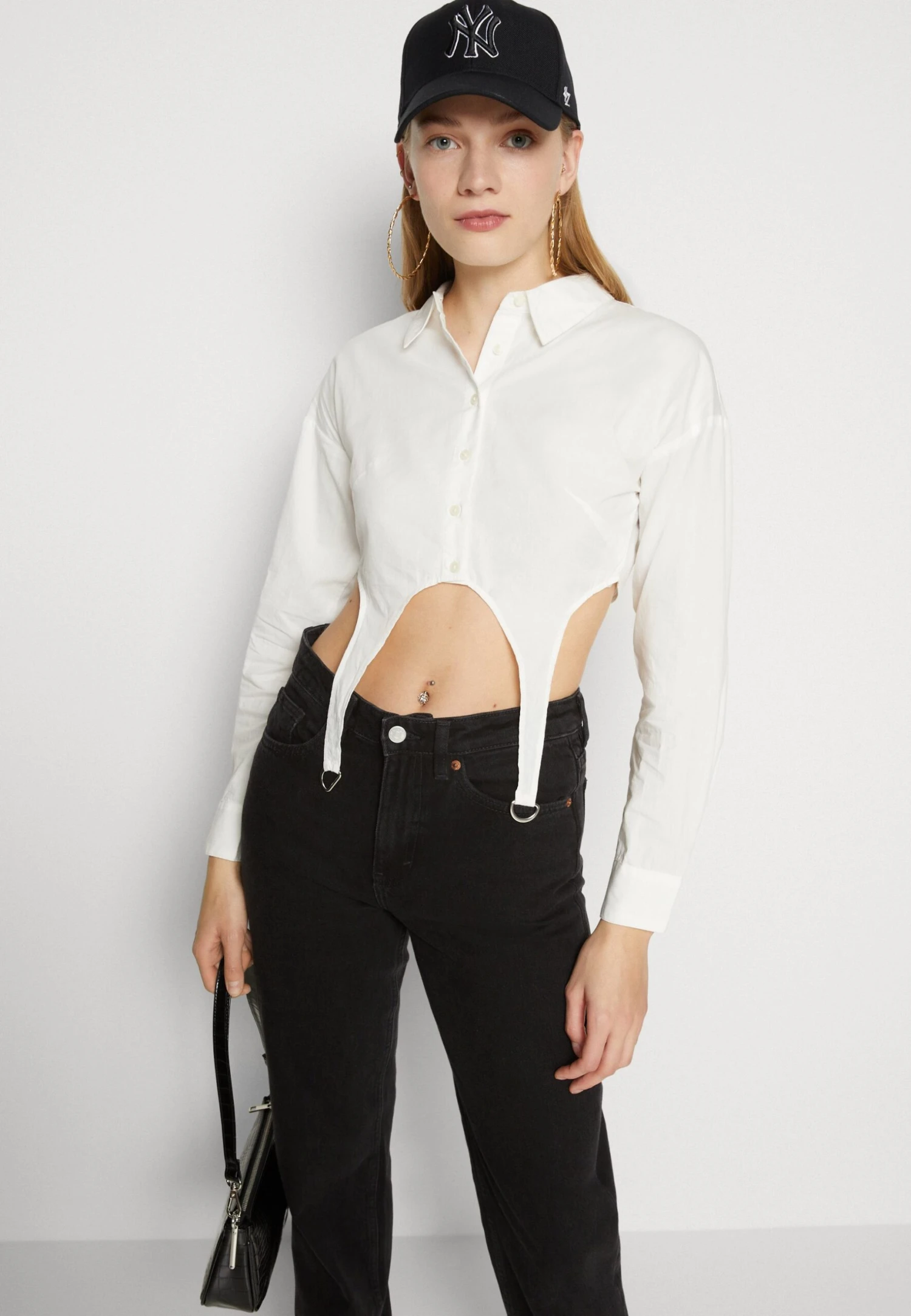 Monki Hanako - Straight Leg Jeans - Black Dark 6 Monki Hanako - Straight Leg Jeans - Black Dark - Image 4