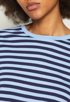 Monki 2 Pack - Print T-Shirt - Dark Blue/White/Light Blue 15 Monki 2 Pack - Print T-Shirt - Dark Blue/White/Light Blue -Monki Store c70fc83c7c84436b8992cd2bdaefdbc0