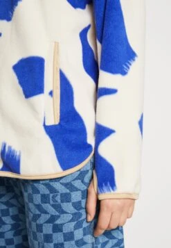 Monki Fleece Jacket - White Dusty Light/Blob Blue -Monki Store cfad9ddb2d87492ba295a17627f15cbe