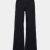 Monki Relaxed Fit Jeans - Relaxed Fit Jeans -Monki Store eaf0ad202cdc4df0bf21d2965c09bb0e