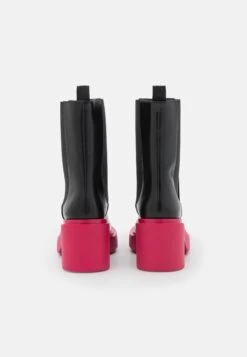 Monki Platform Ankle Boots - Black/Bright Pink -Monki Store eb74135db63b45899d93043f1d527620