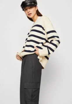 Monki Cargo Trousers - Grey -Monki Store ed567704614a4a868c46e9d5a38d8bfe