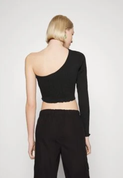 Monki Long Sleeved Top - Black 10 Monki Long Sleeved Top - Black -Monki Store f48696e179a14eab810263207493fd42