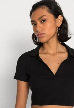 Monki Basic T-Shirt - Black Dark 11 Monki Basic T-Shirt - Black Dark -Monki Store f690af03e8f648b7ab3a3370ec00b986