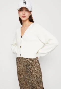 Monki Cardigan - Off White 11 Monki Cardigan - Off White -Monki Store fe9a0addecc644caba5c5c98d8edd6ab